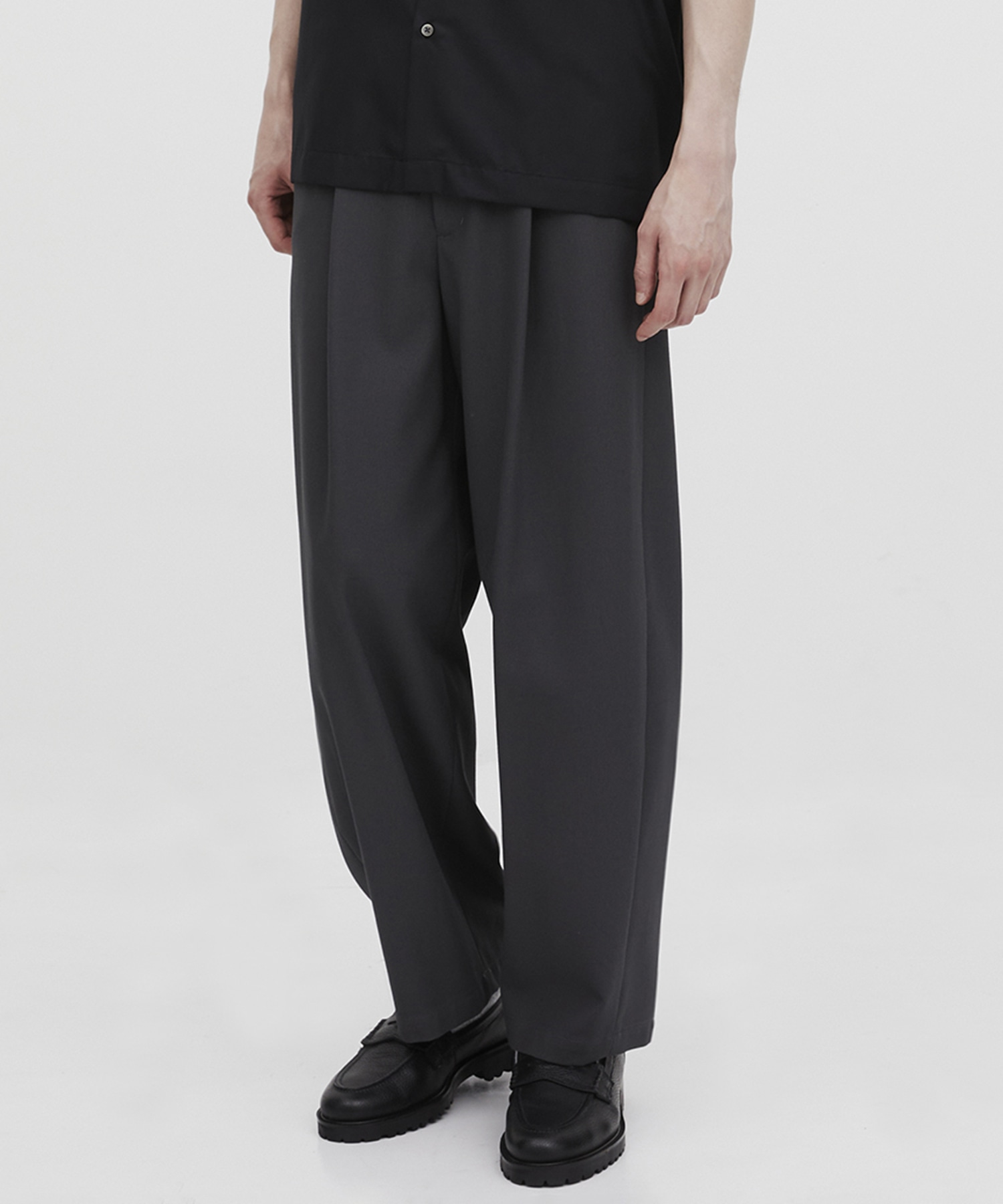 ハイツイスト バレルチノパンツ