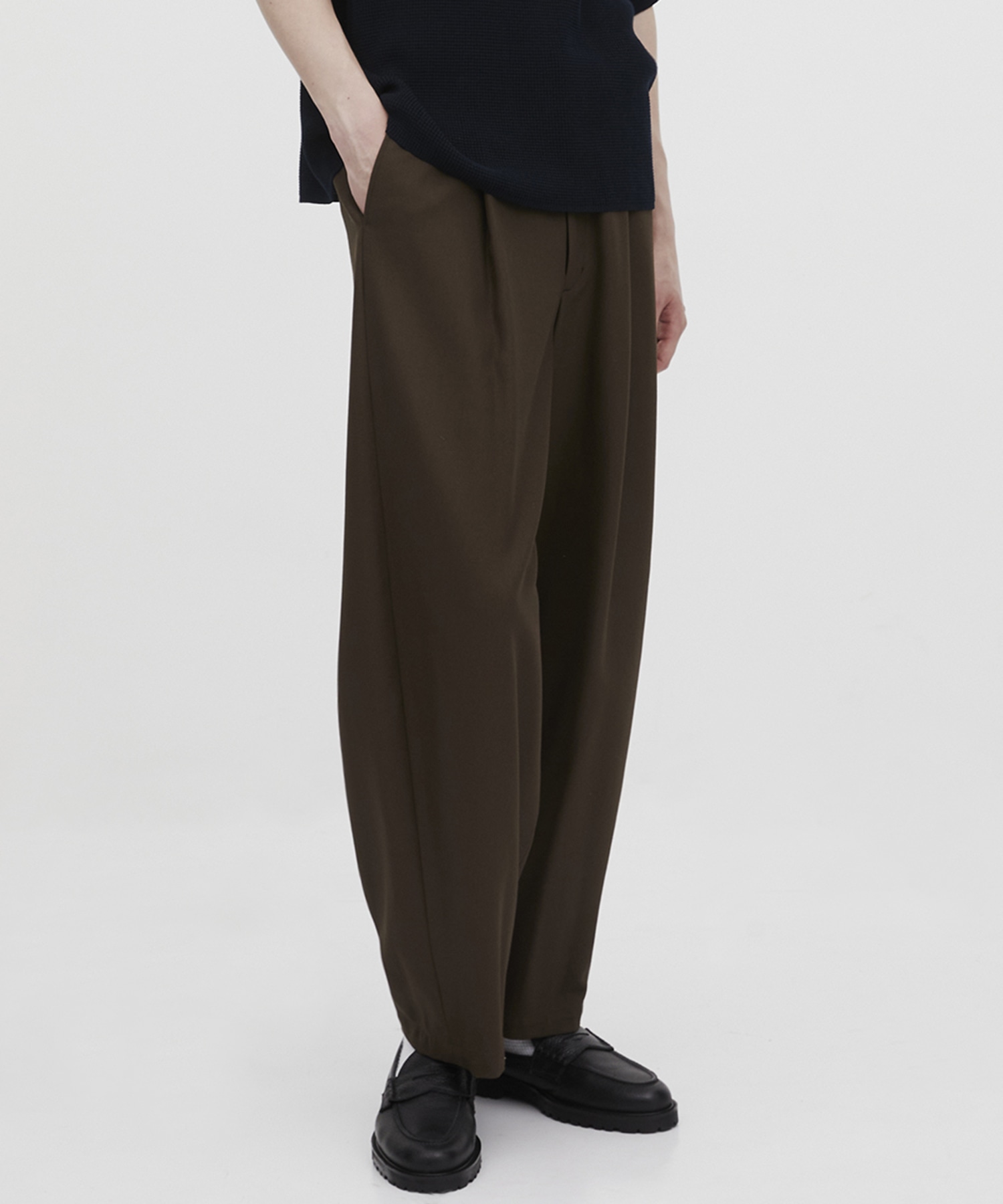 〈残りわずか｜再入荷なし〉ハイツイスト バレルチノパンツ