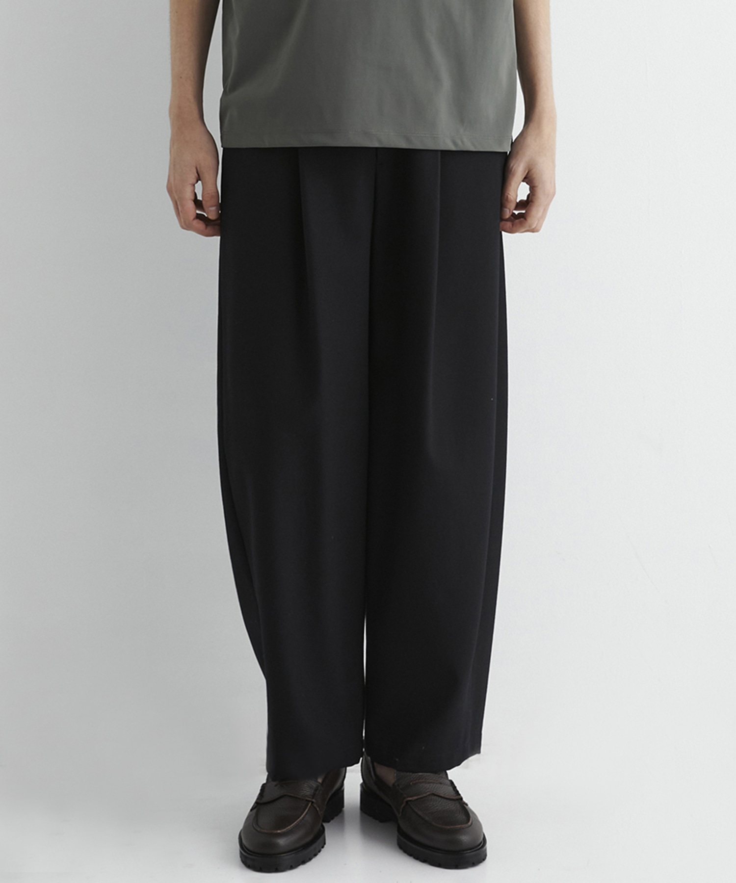 ハイツイスト バレルチノパンツ