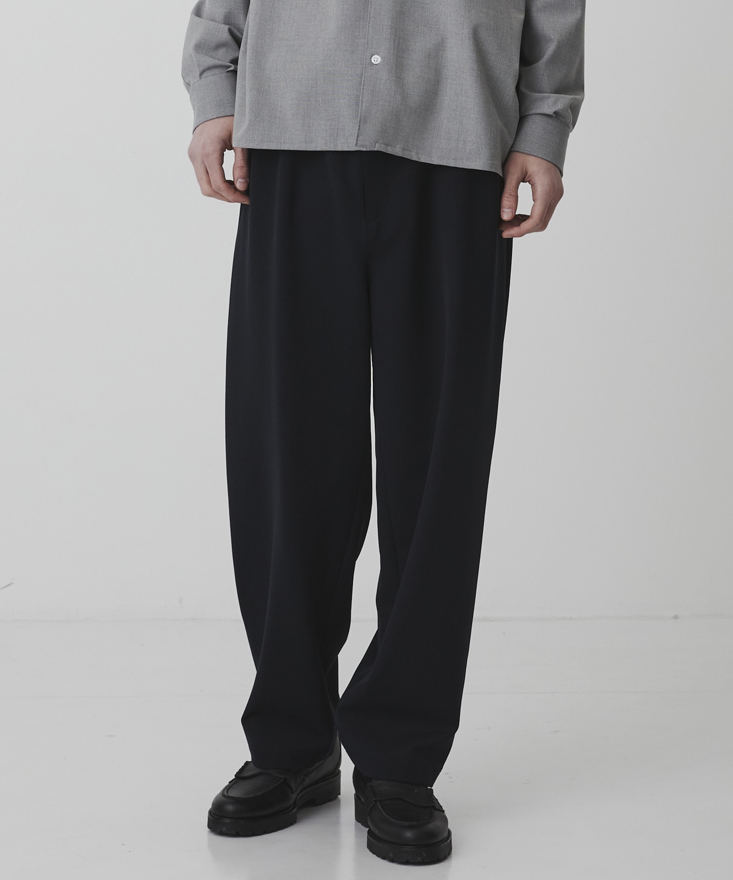 アウトラスト ストレートイージーパンツ