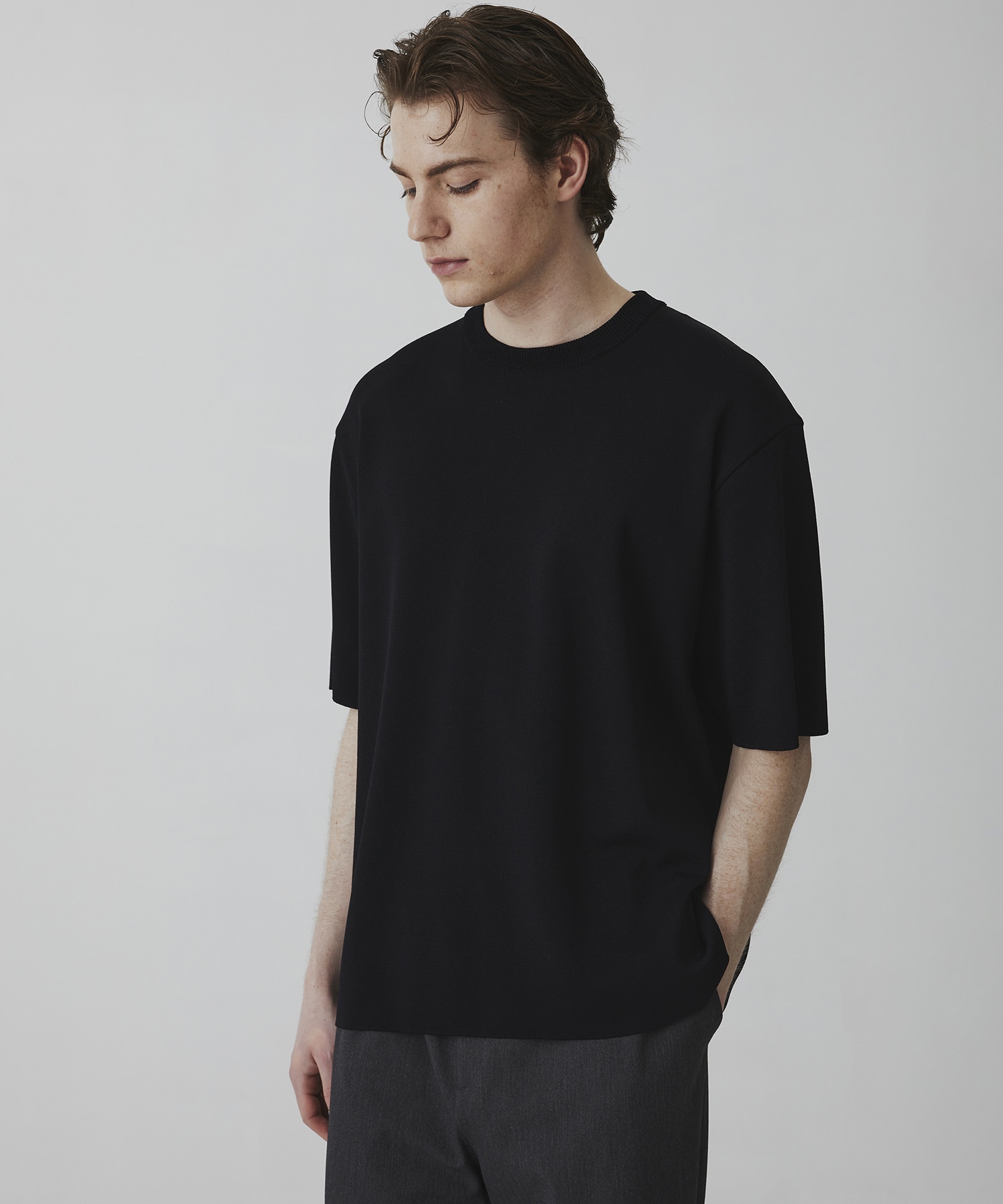 〈WEB限定｜先行予約〉18G サーブルストレッチクルーネックニットTEE