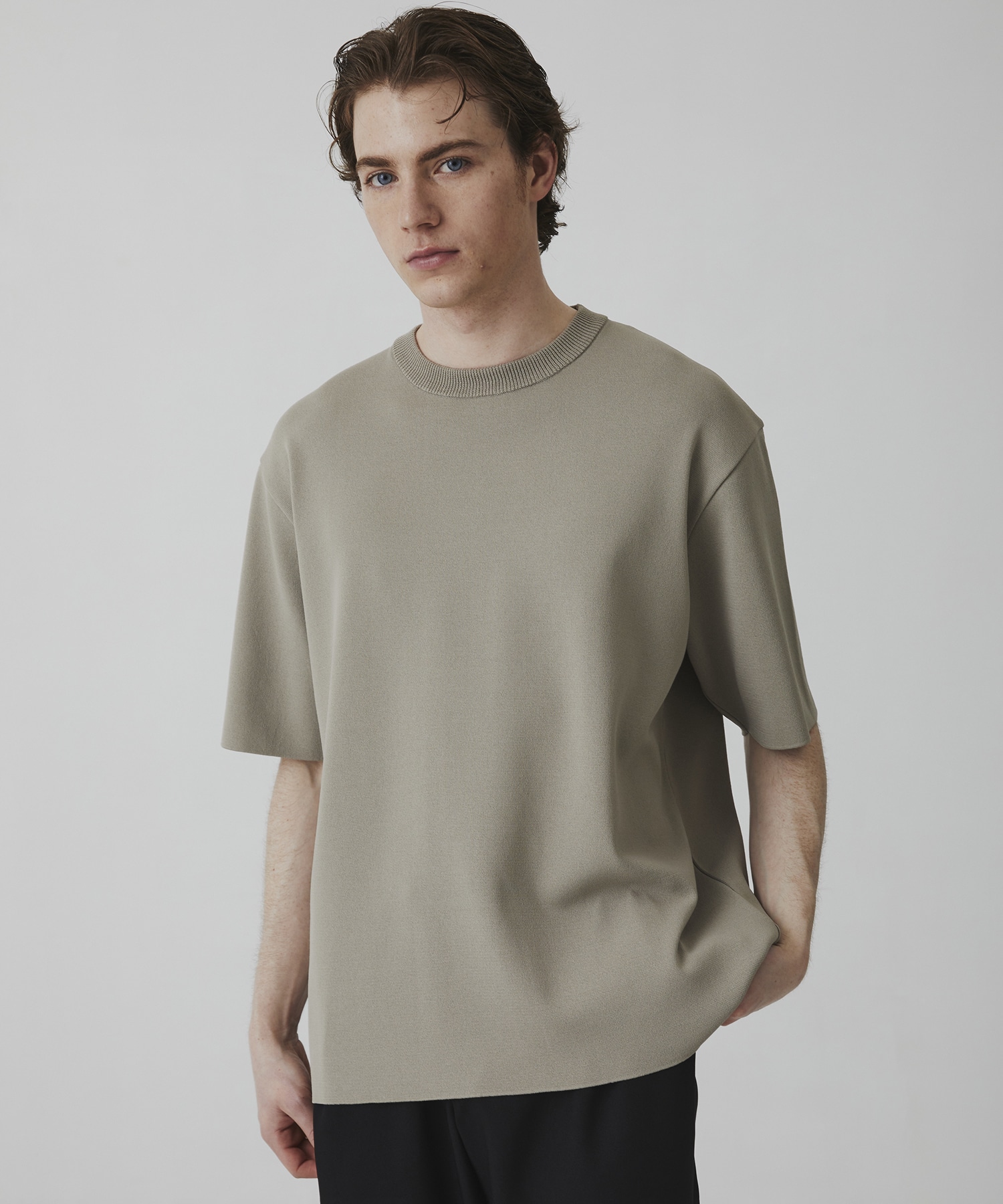〈WEB限定｜先行予約〉18G サーブルストレッチクルーネックニットTEE