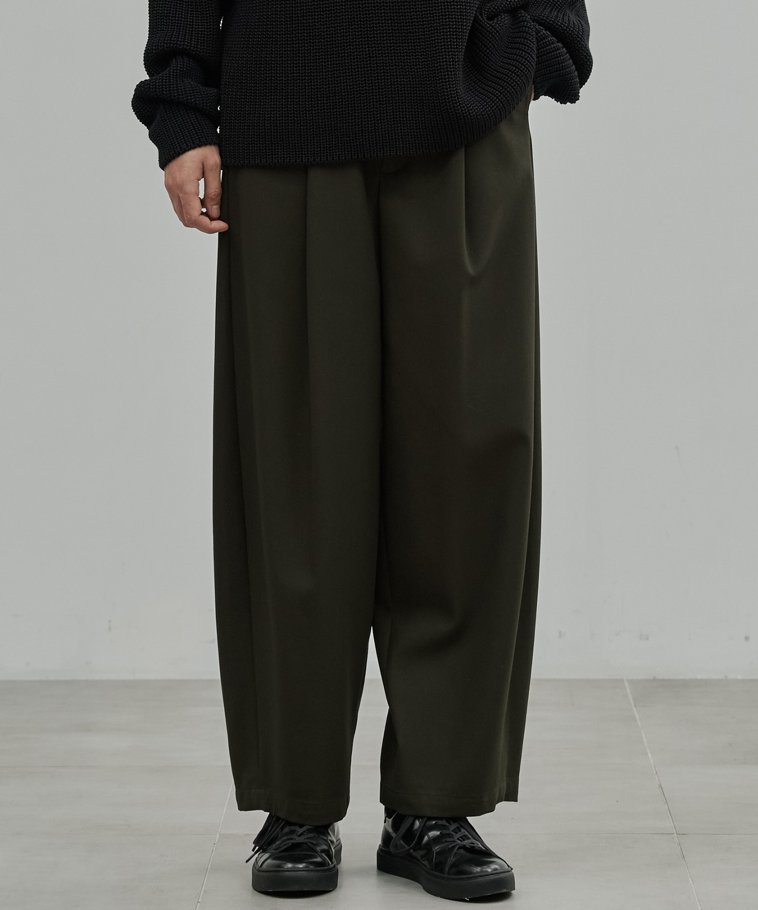 ハイツイスト バレルチノパンツ