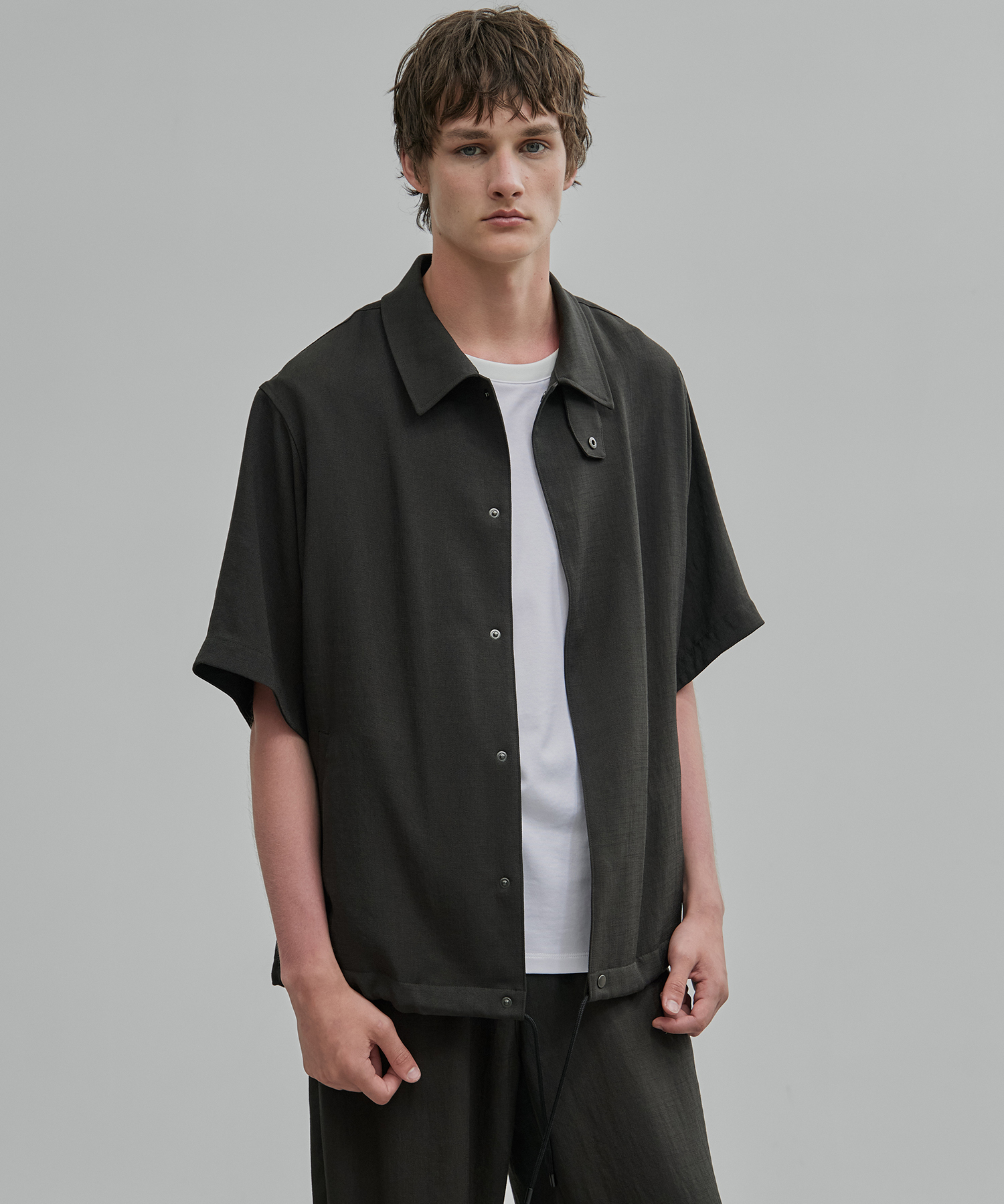 〈新発売〉MODERN SILK LINEN ショートスリーブブルゾン