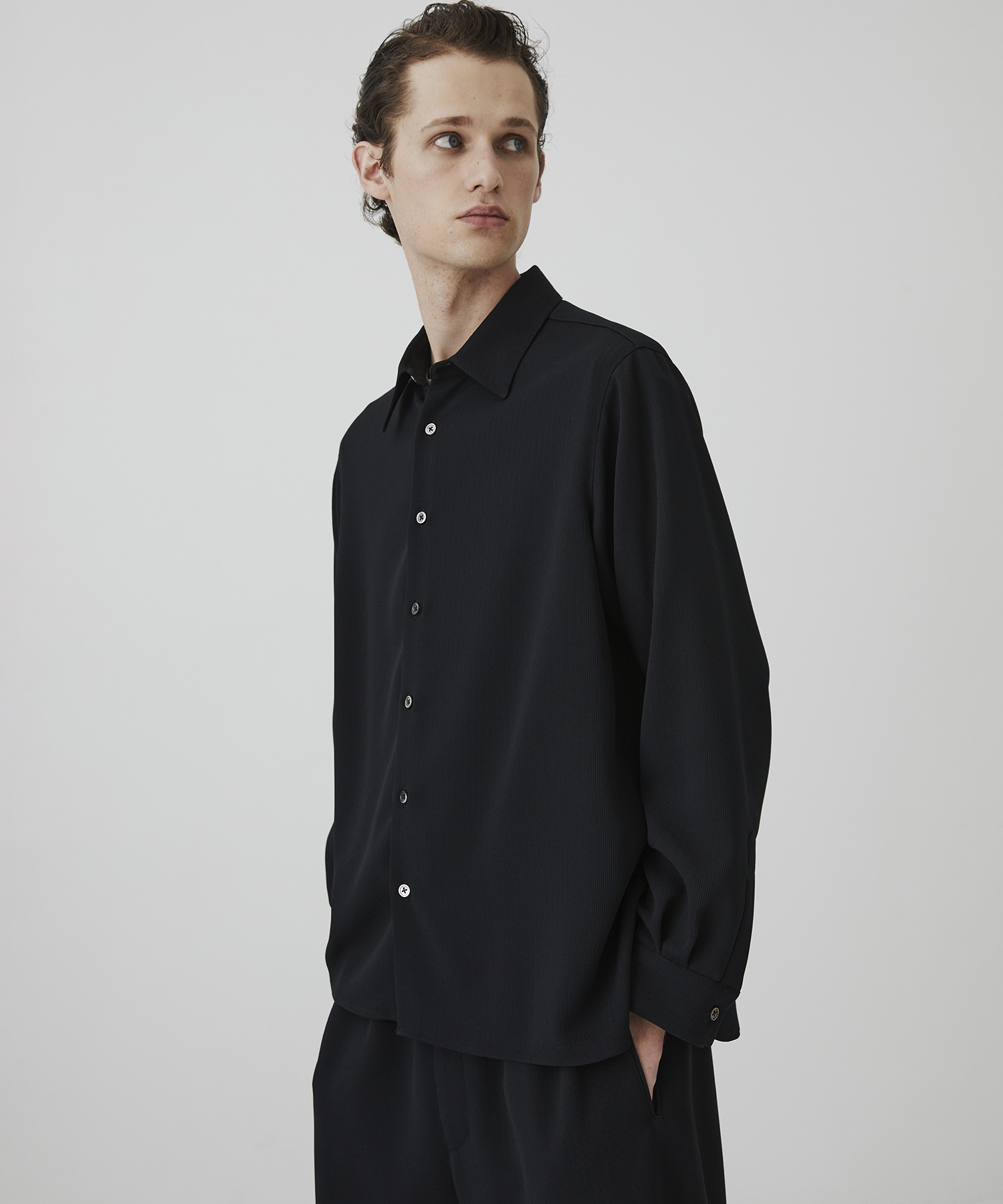 COLD DRY PLEATS レギュラーカラーシャツ