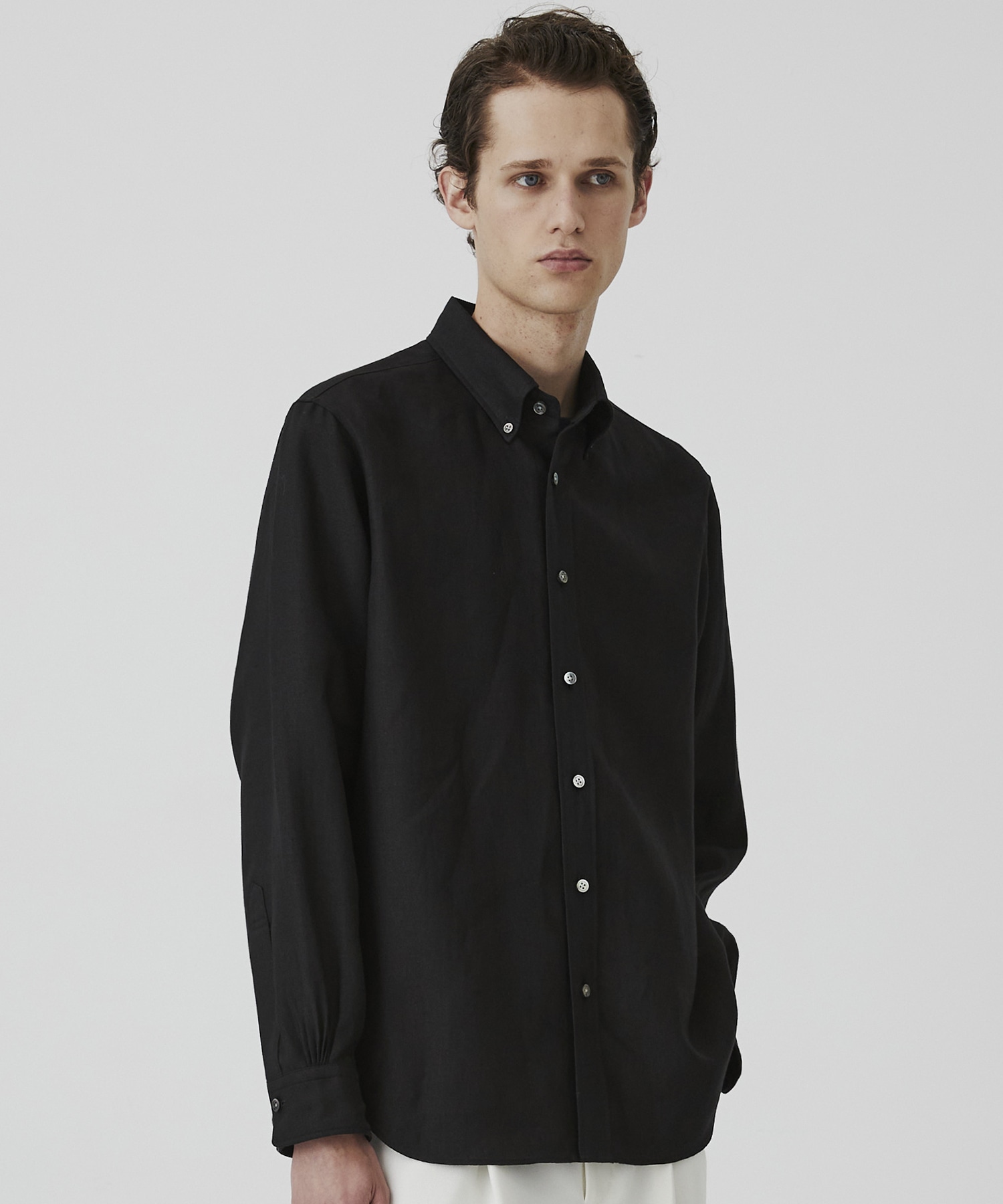 〈再入荷なし〉LINEN AMUNDSEN B.D SHIRT