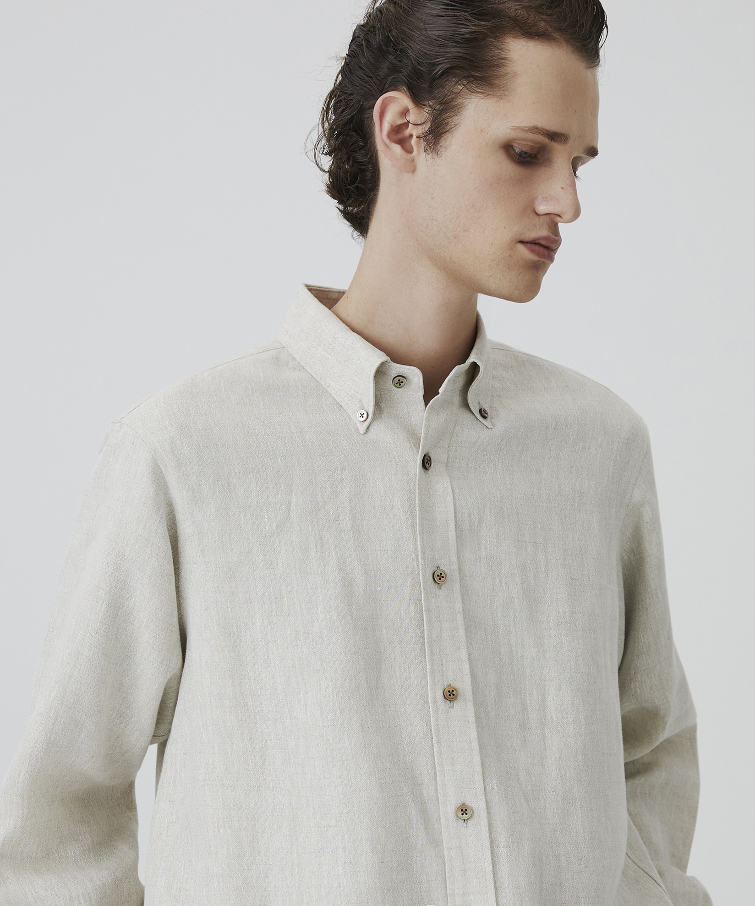 〈再入荷なし〉LINEN AMUNDSEN B.D SHIRT