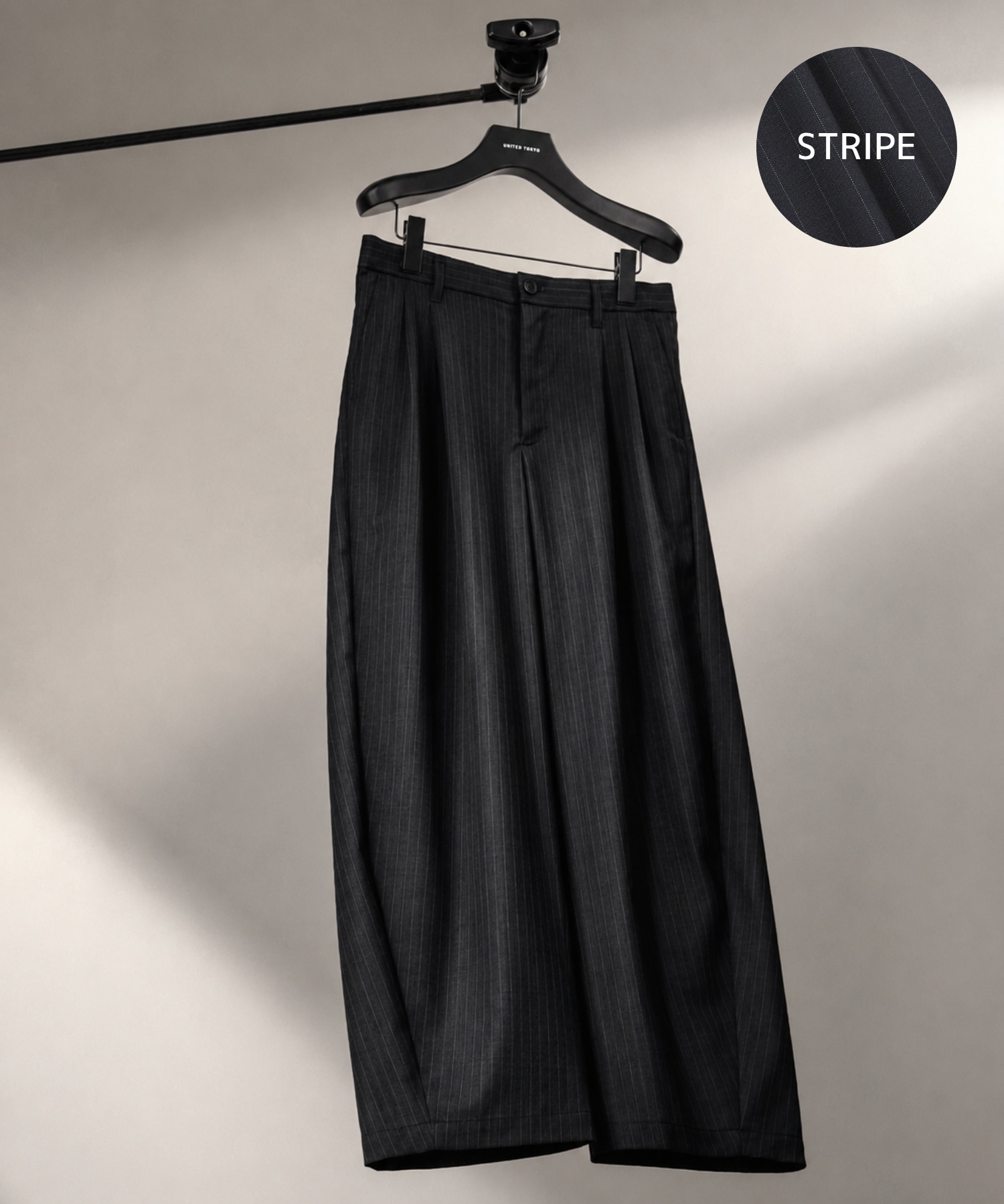 〈WEB限定|先行販売〉AIR WOOL ストライプバレルスラックス
