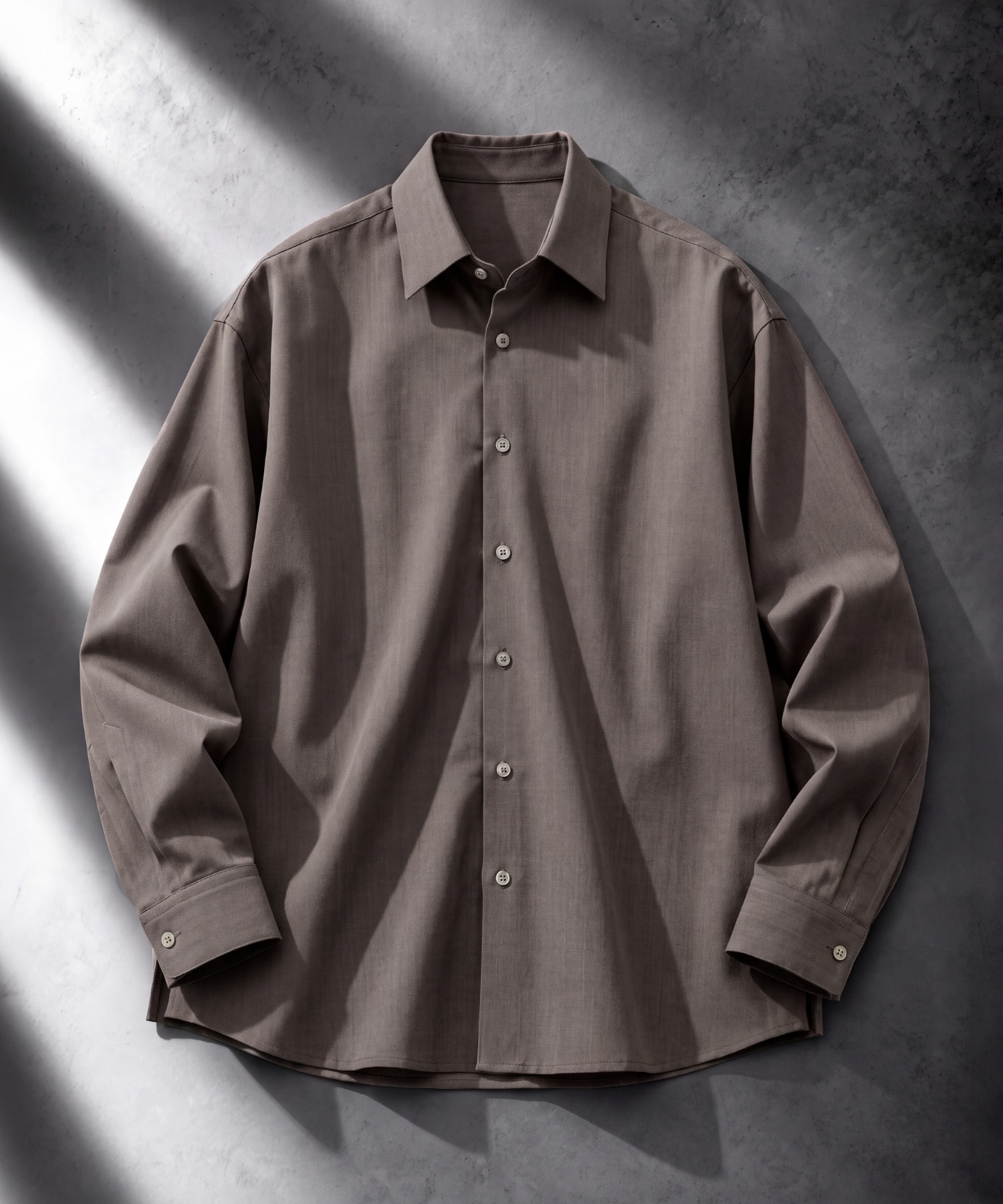トップス: ｜UNITED TOKYO ONLINE STORE