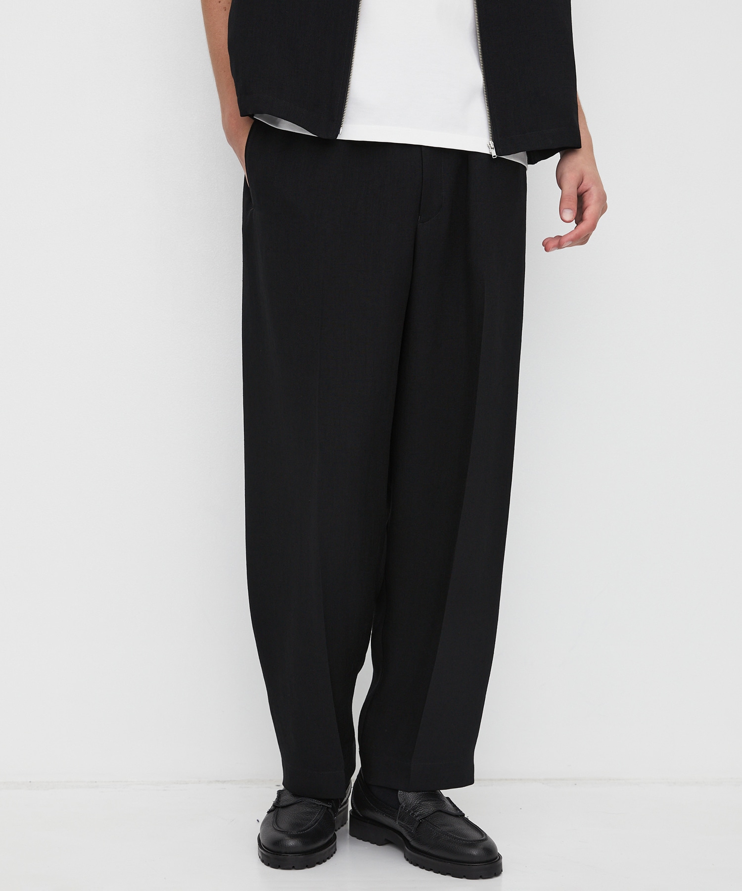 MODERN SILK LINEN シームレスイージーパンツ