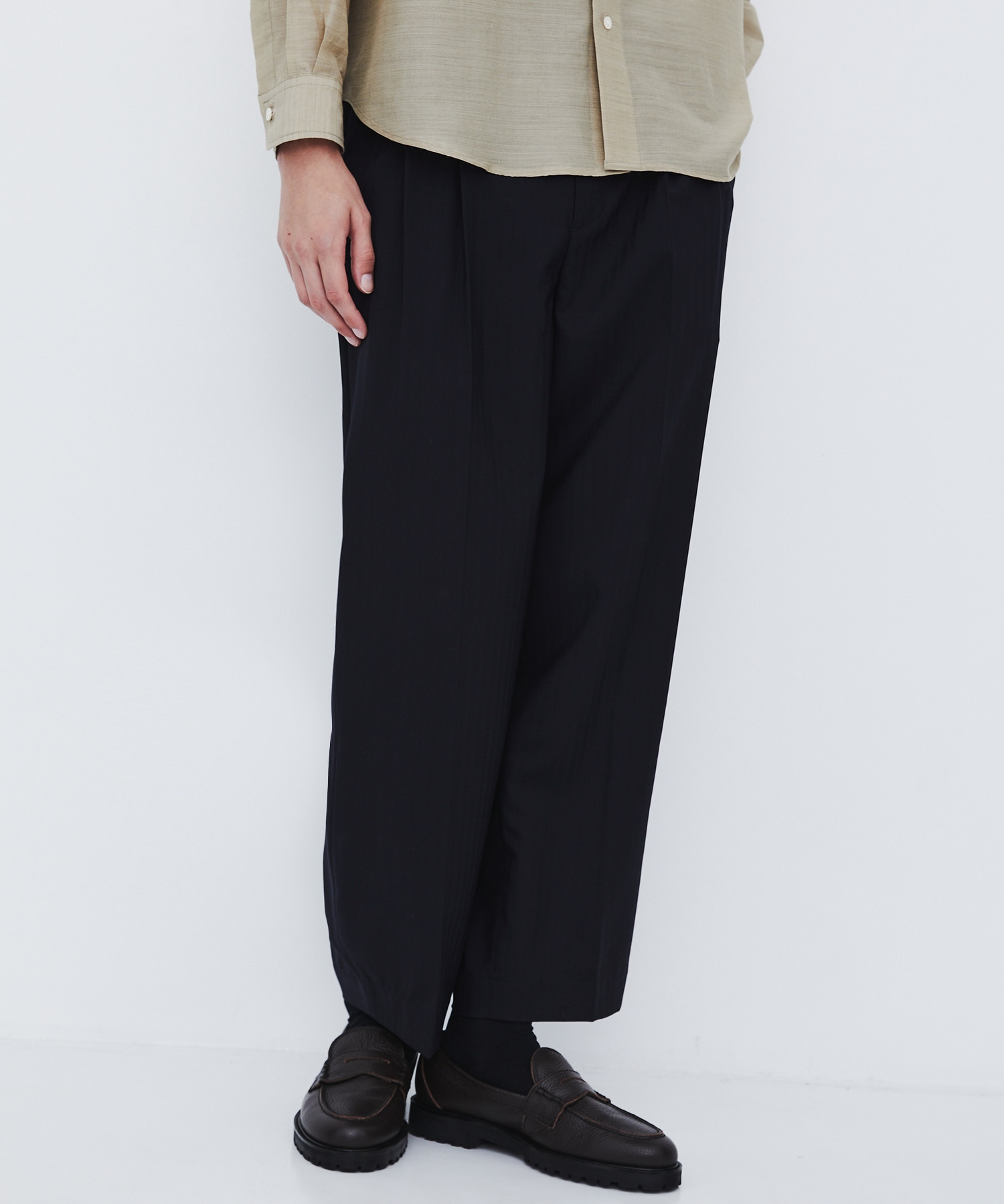 〈数量限定〉SERPINO WOOL 2TUCK PANTS