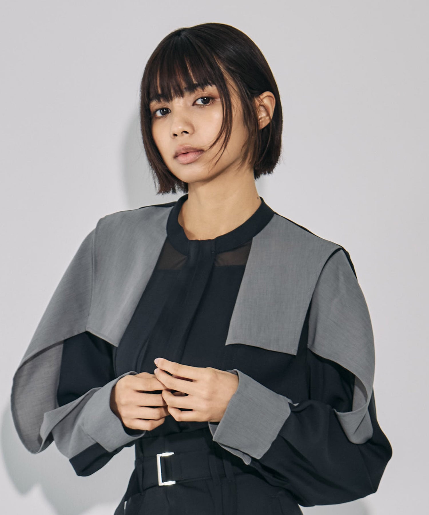 美品 UNITED TOKYO シャンブレー タフタボリュームパンツ アイボリー 美品 UNITED TOKYO シャンブレー タフタボリュームパンツ アイボリー