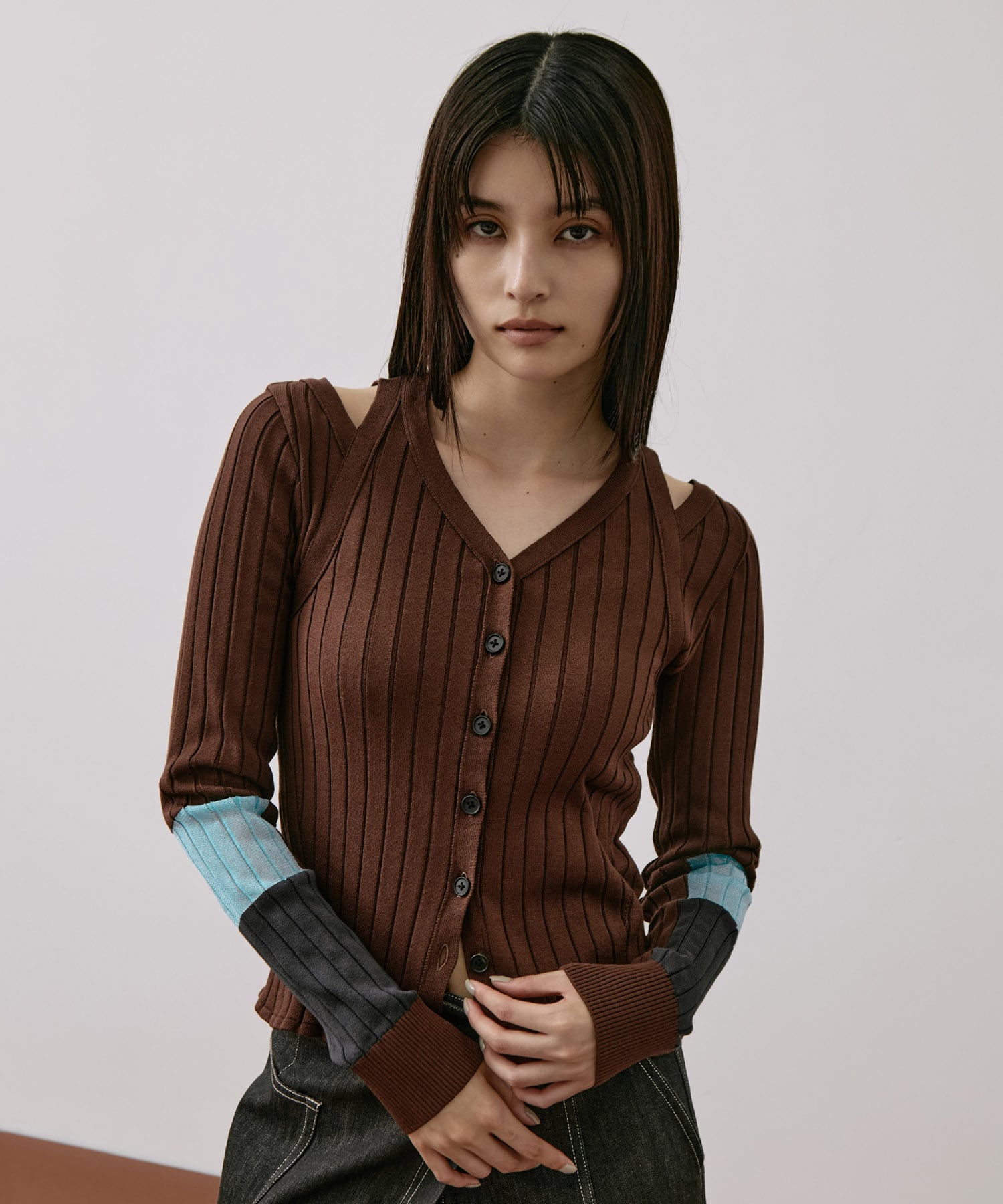【WEB限定カラー】ショルダースリットニット