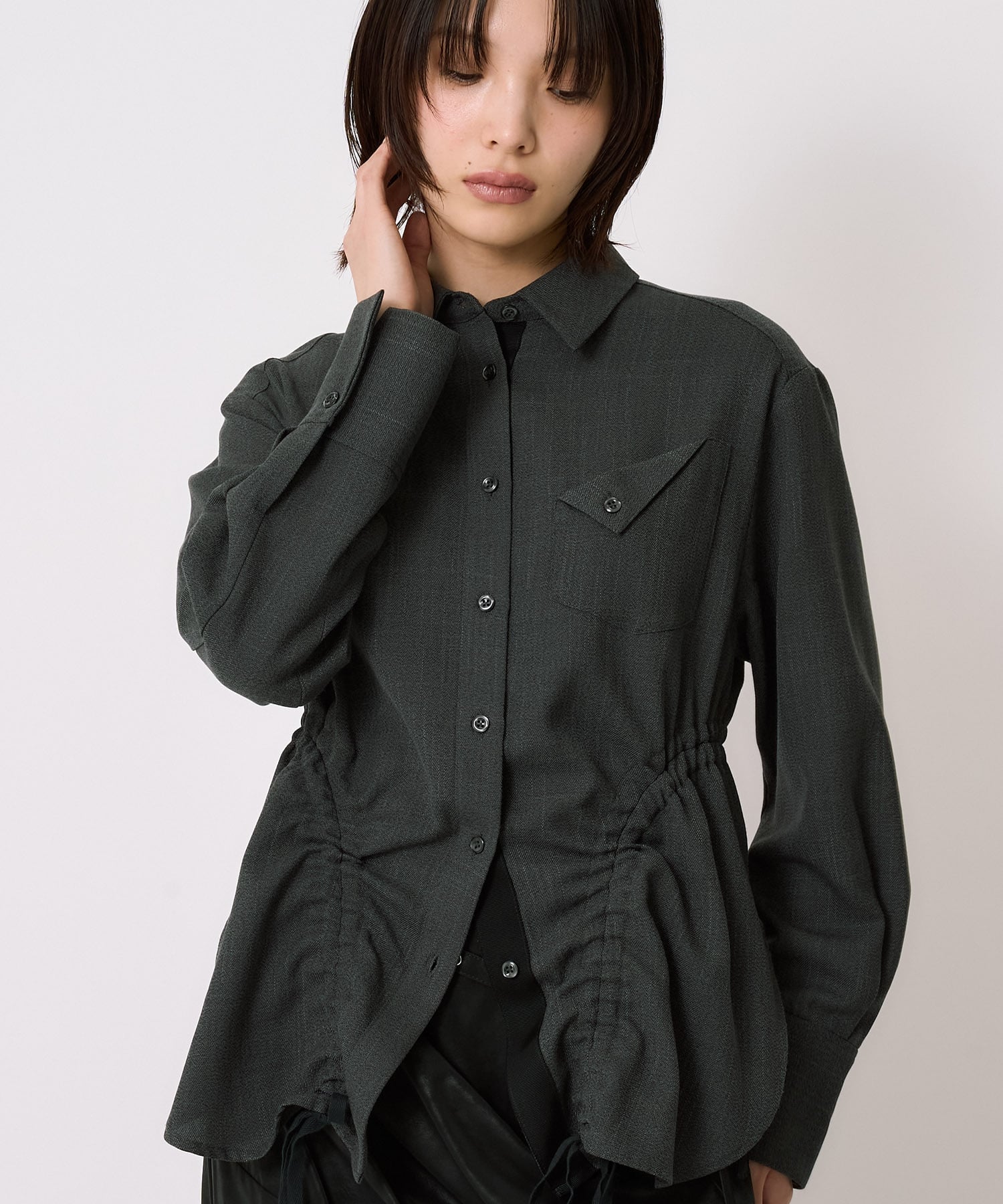 ドロストペプラムシャツ