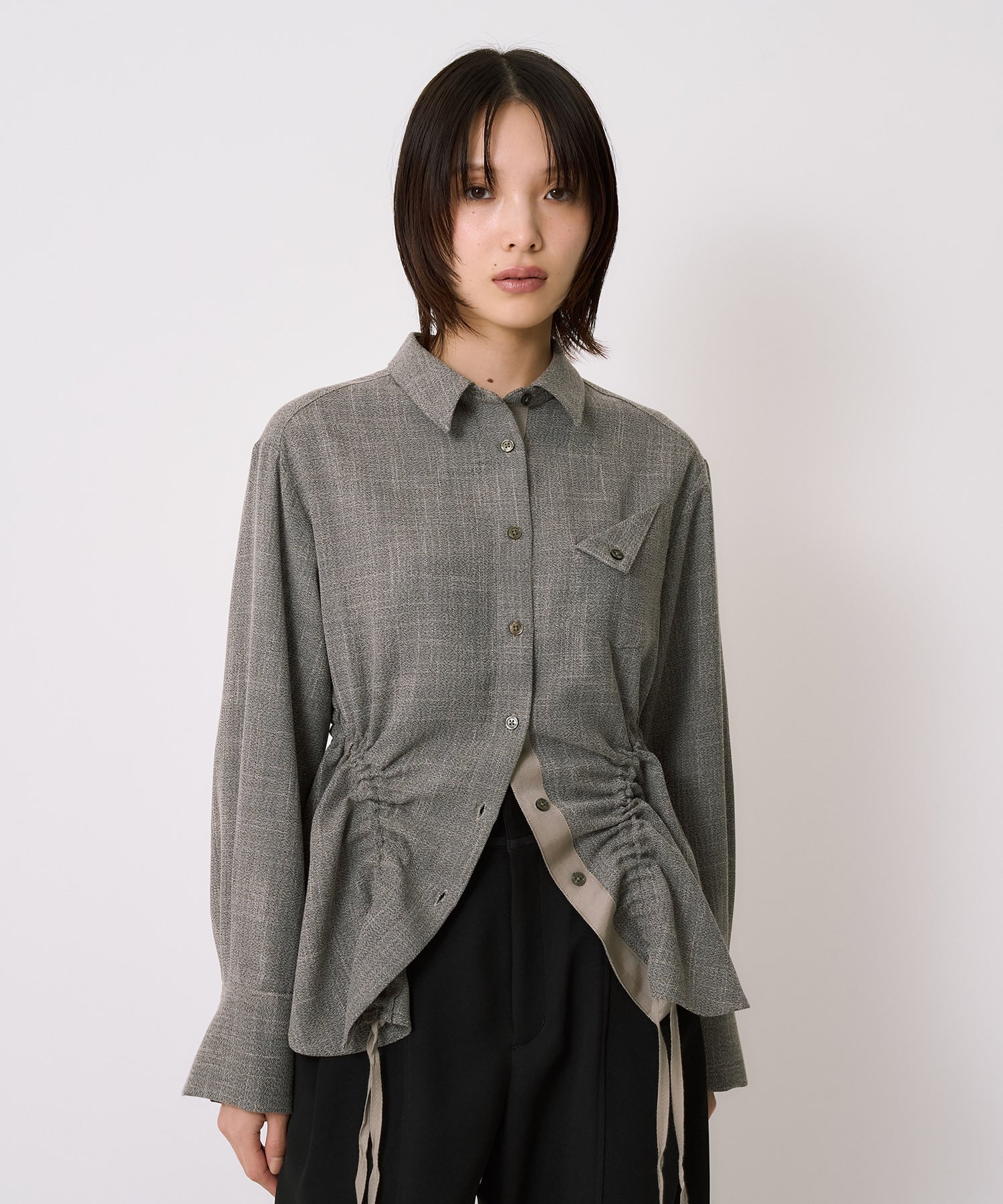 ドロストペプラムシャツ