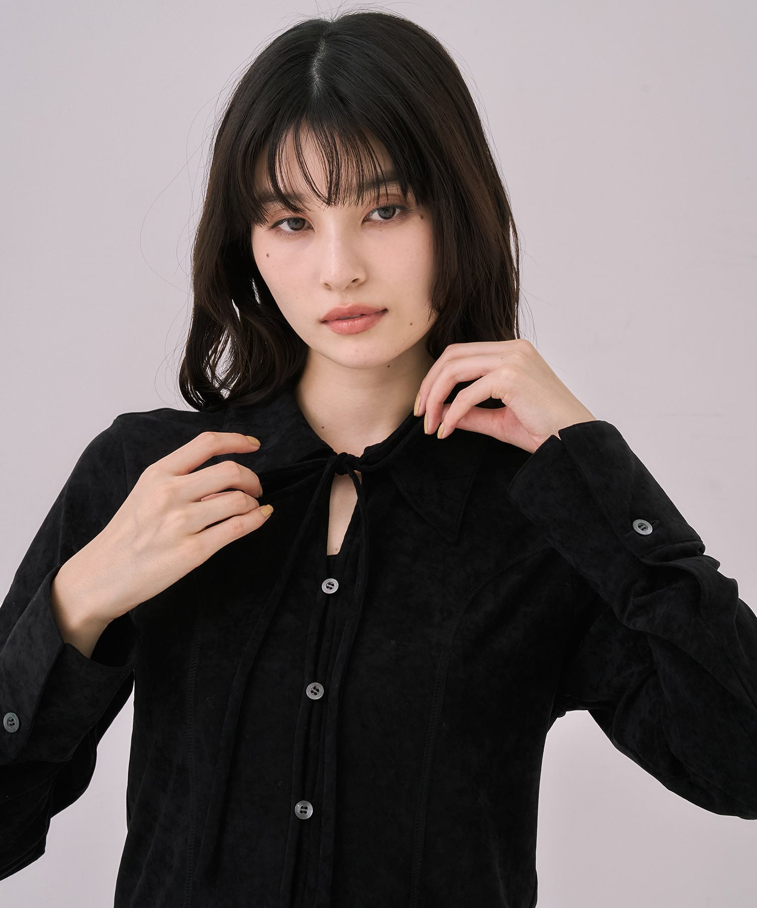 スリットネックベロアシャツ
