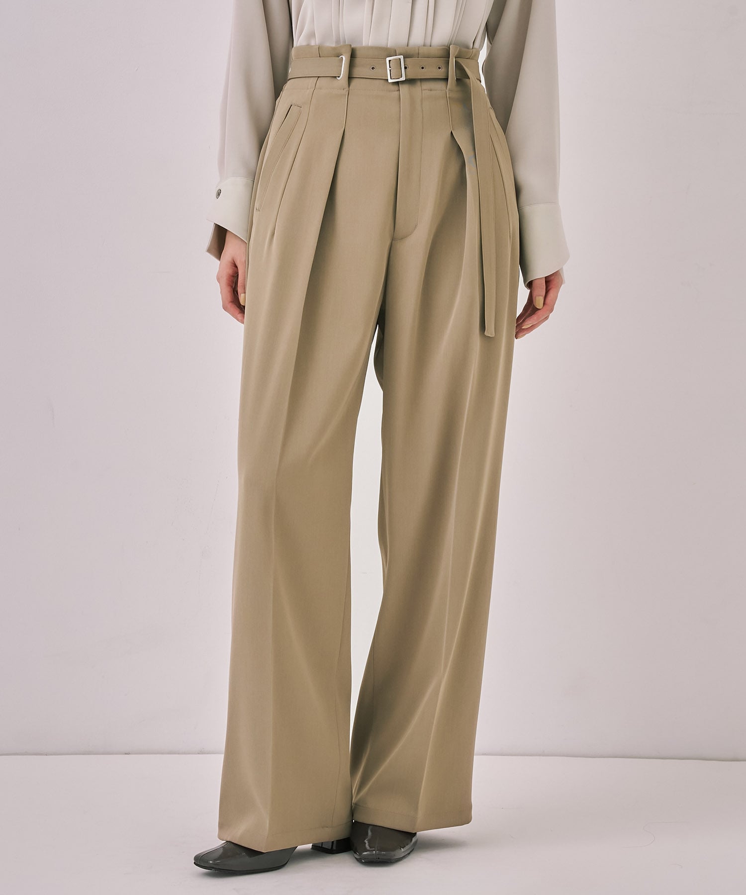 【WEB先行発売】アイレットベルトストレートパンツ