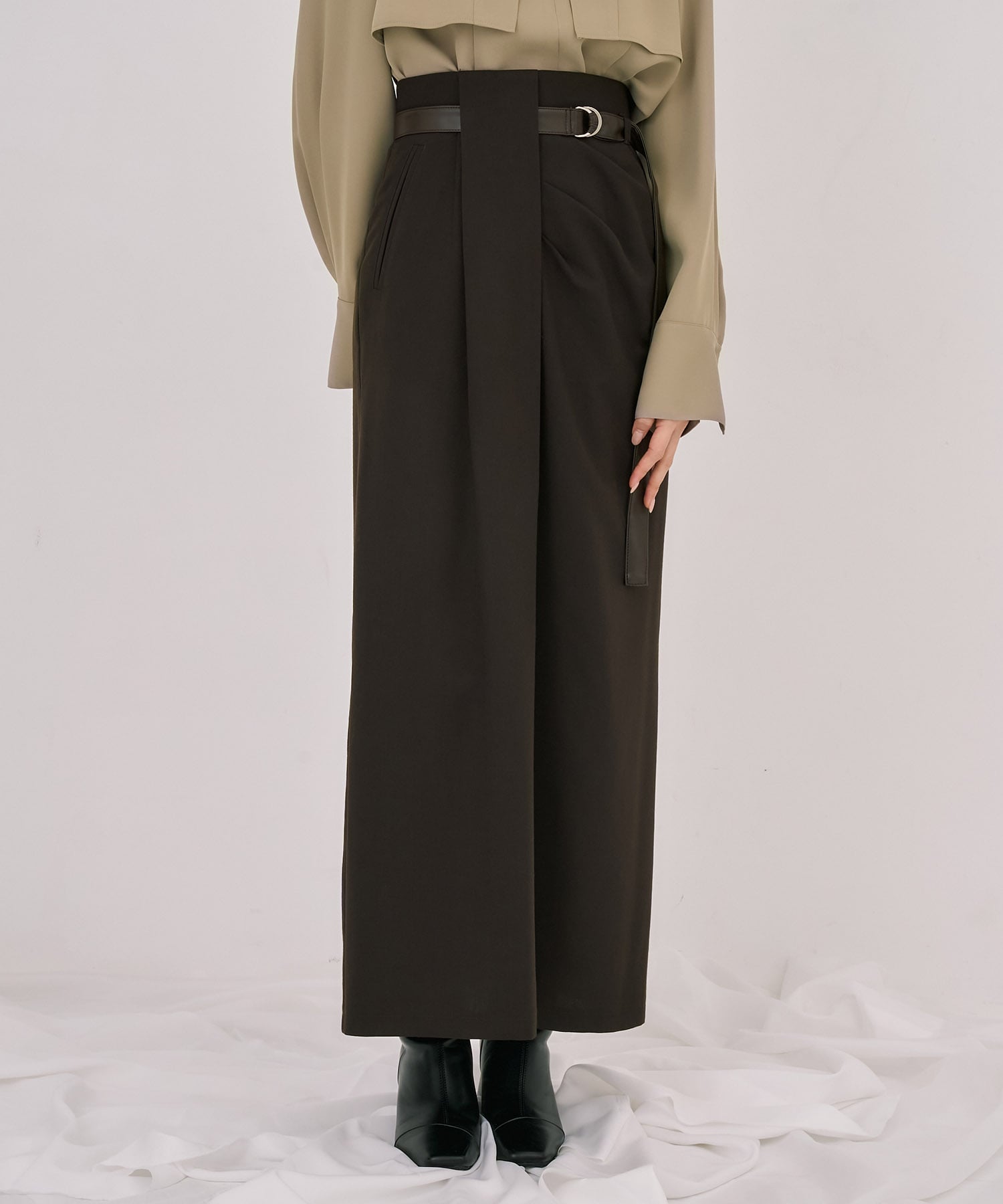 タックドレープアイラインスカート