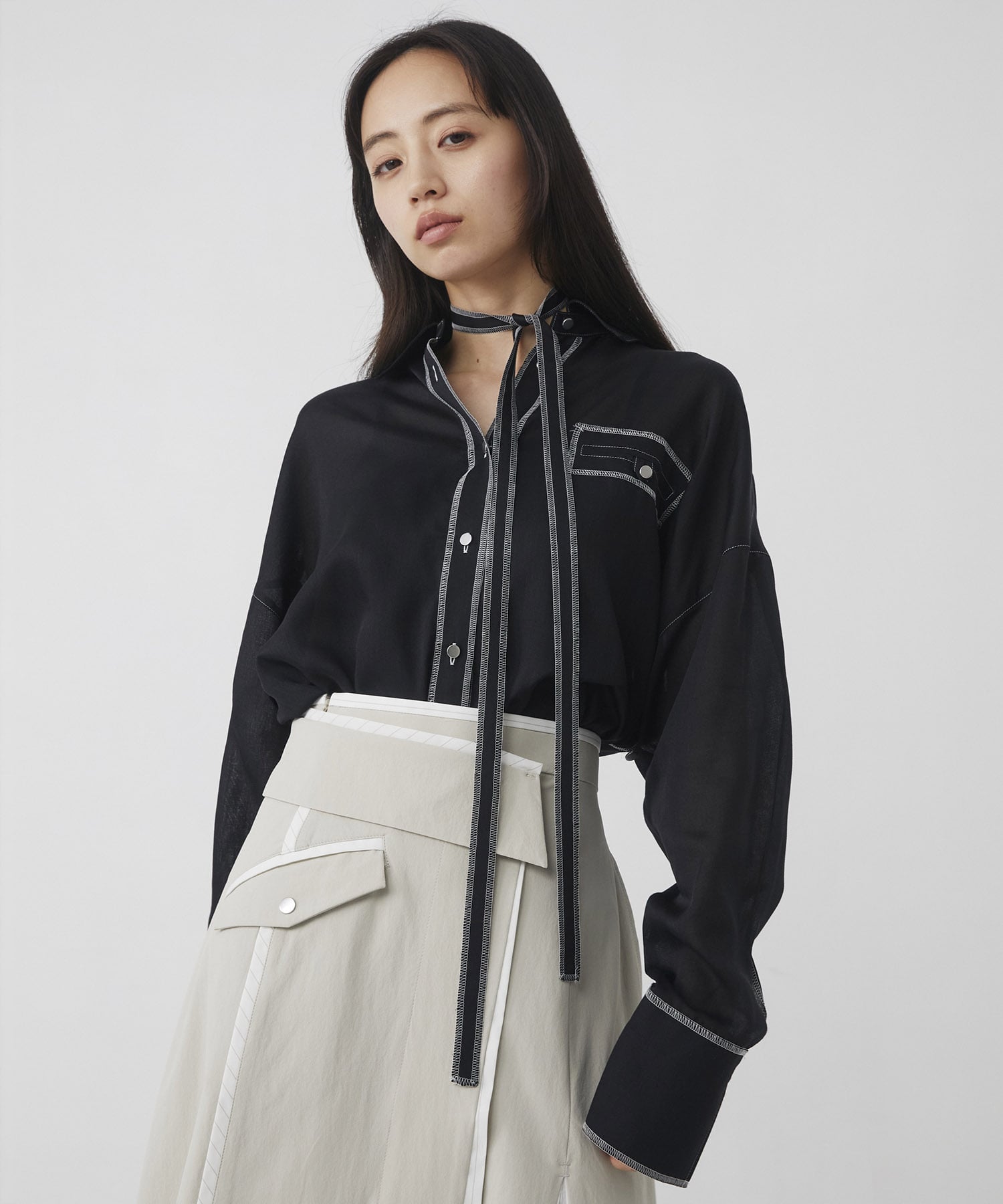 シアーデニムトリムシャツ