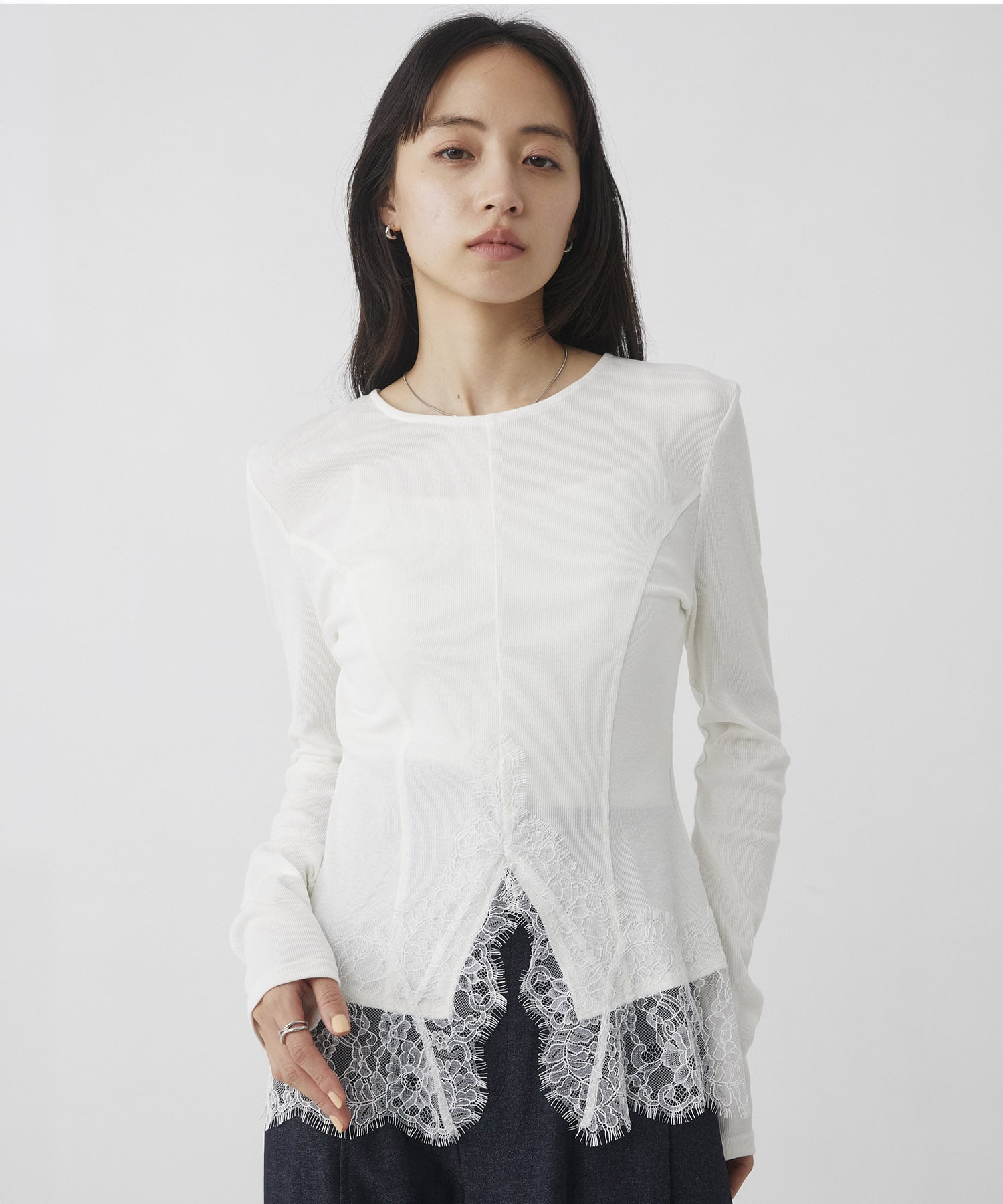 レースヘムスリットカットプルオーバー