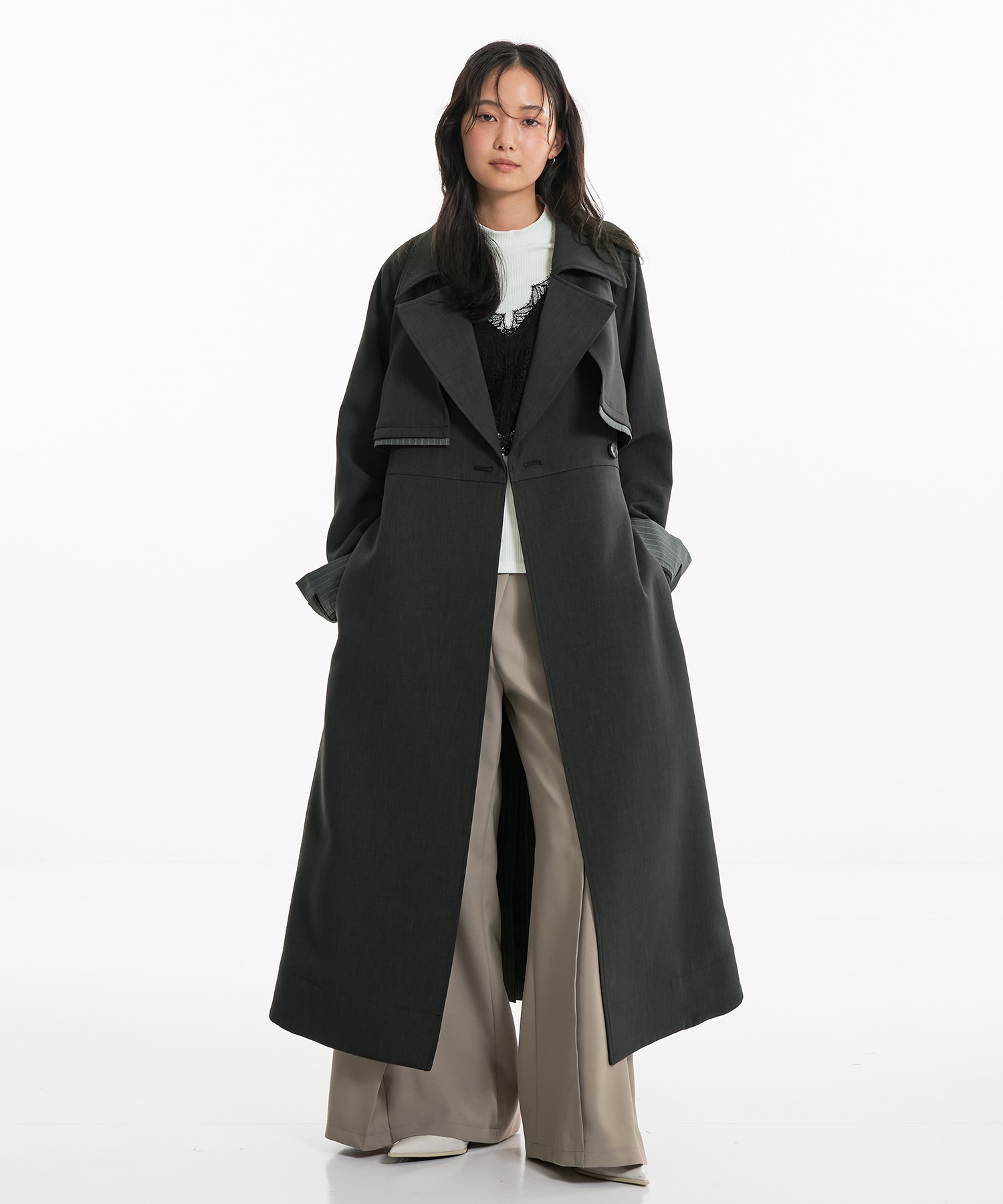 レイヤーディテールトレンチコート