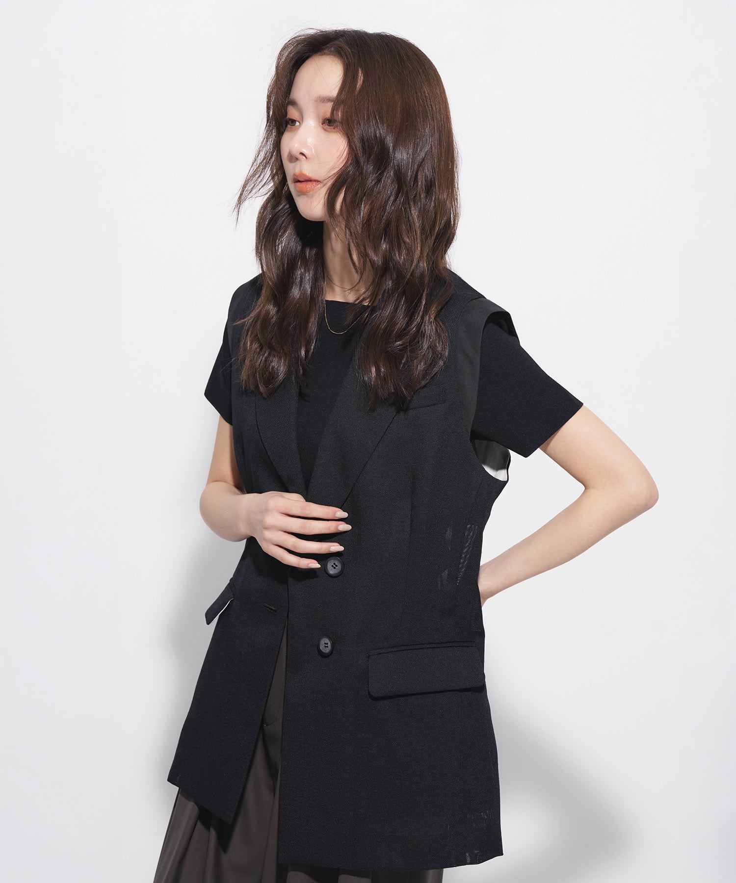 ショルダーポイントメッシュジレ