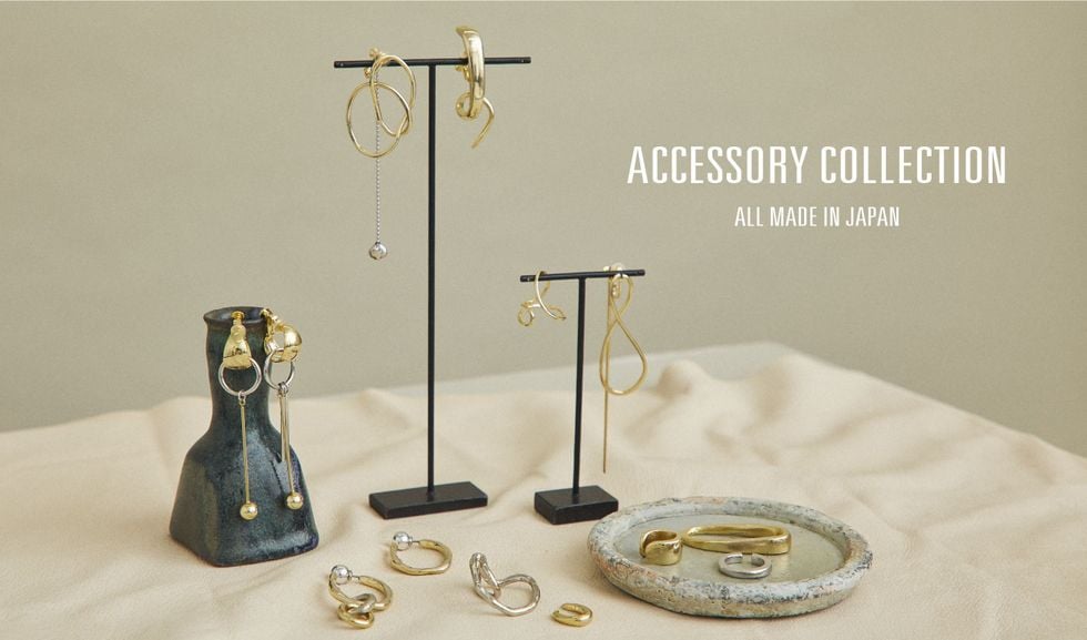 ACCESSORY COLLECTION